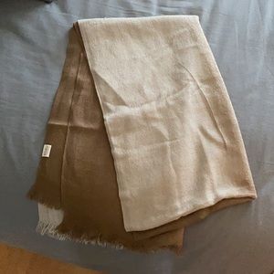 Beige / Tan Two-tone scarf